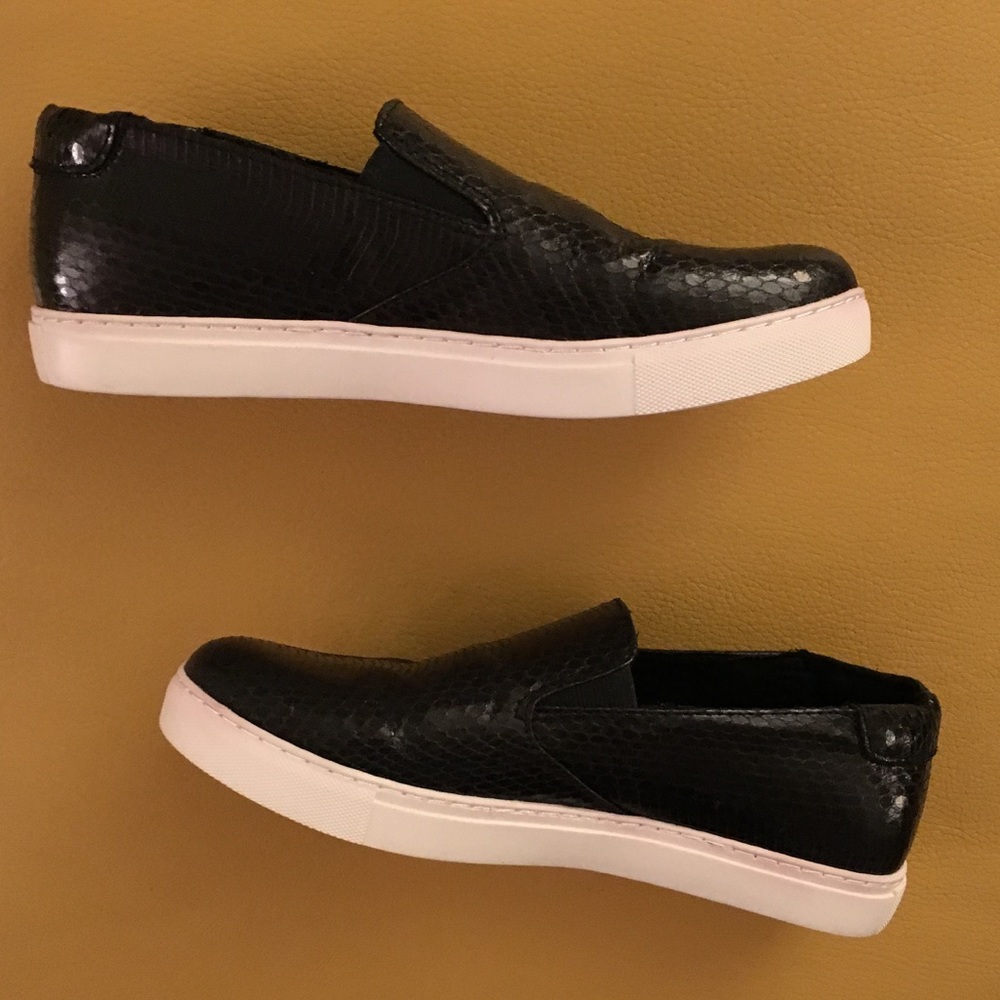 New KENNETH COLE Black Leather Slip-On Sneakers